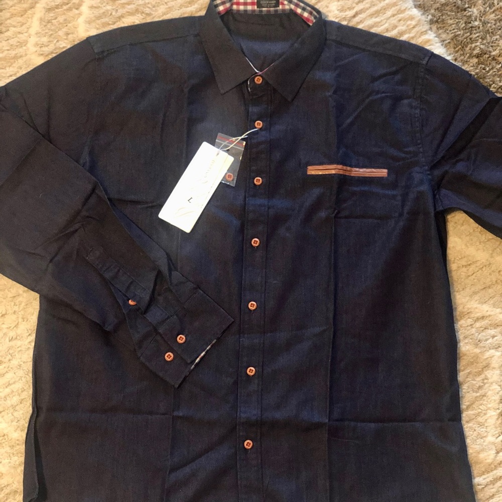 Men’s Button Up - Picture 2 of 3